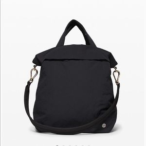 Lululemon On my level 19L bag